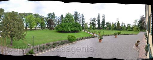 panoramica.jpg - Kolor stitching | 5 pictures | Size: 13965 x 5548 | FOV: 161.63 x 58.42 ~ -2.40 | RMS: 5.29 | Lens: Standard | Projection: Cylindrical | Color: LDR |