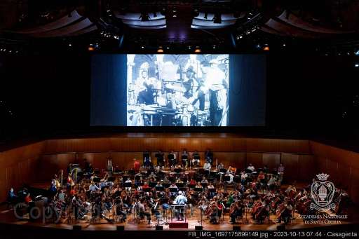 FB_IMG_1697175899149.jpg - Roma, Auditorium Parco della Musica 11 10 2023Concerto di Inaugurazione Stagione 2023/2024Orchestra e Coro dellâAccademia Nazionale di Santa Cecilia in provadirettore IvÃ¡n Fischervideo artista Yuri Ancaranimaestro del coro Andrea SecchiÂ©Musacchio-Pasqualini / MUSA
